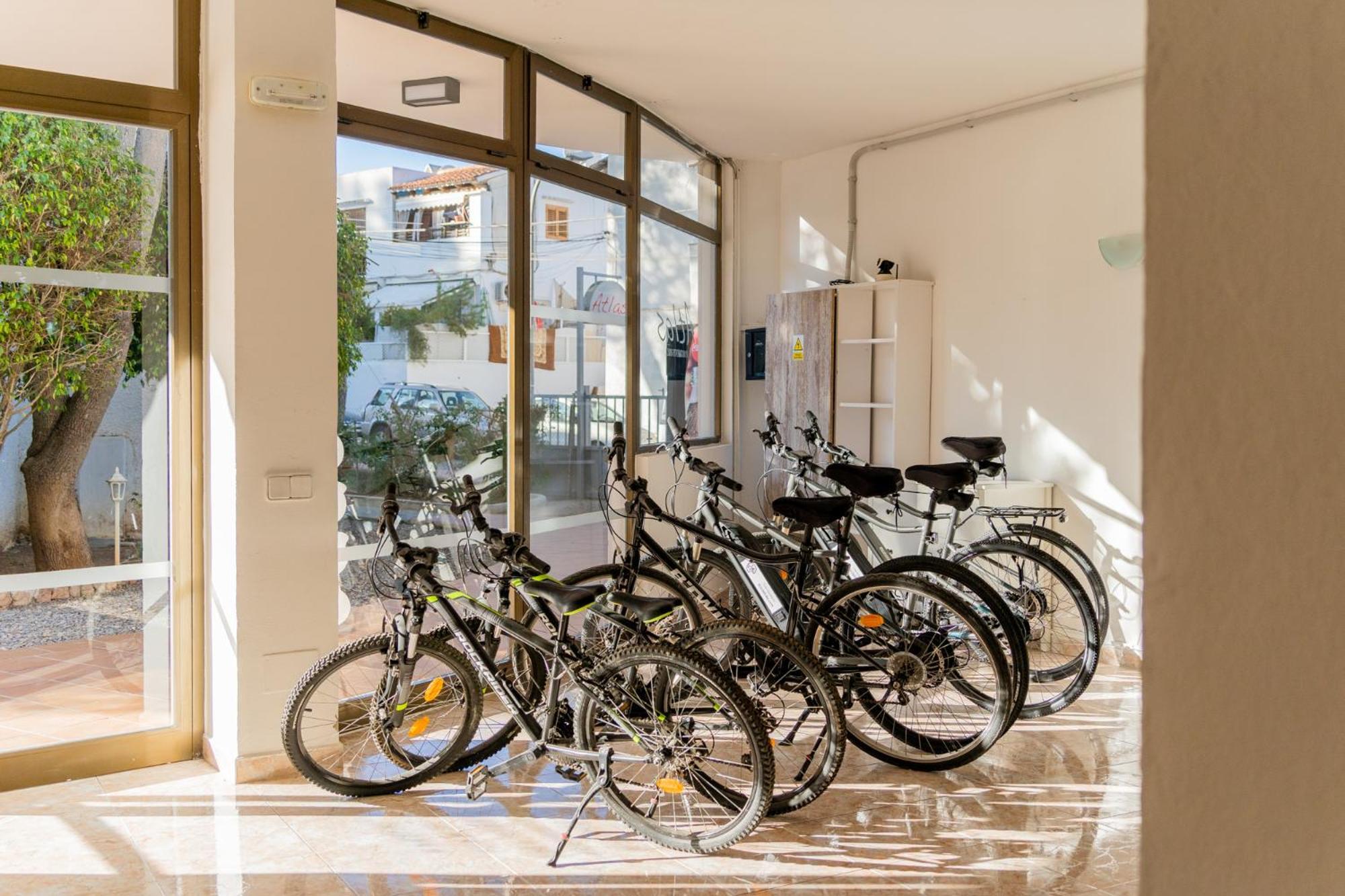 סנטה אאולריה דס ריו Atlas Apartments Ibiza מראה חיצוני תמונה